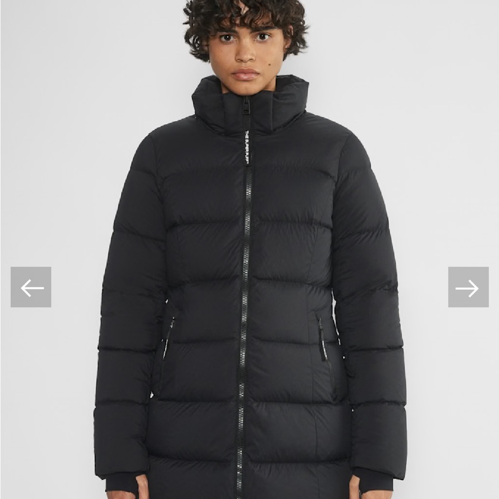 Sleek Black Quilted Puffer Jacket with High Collar